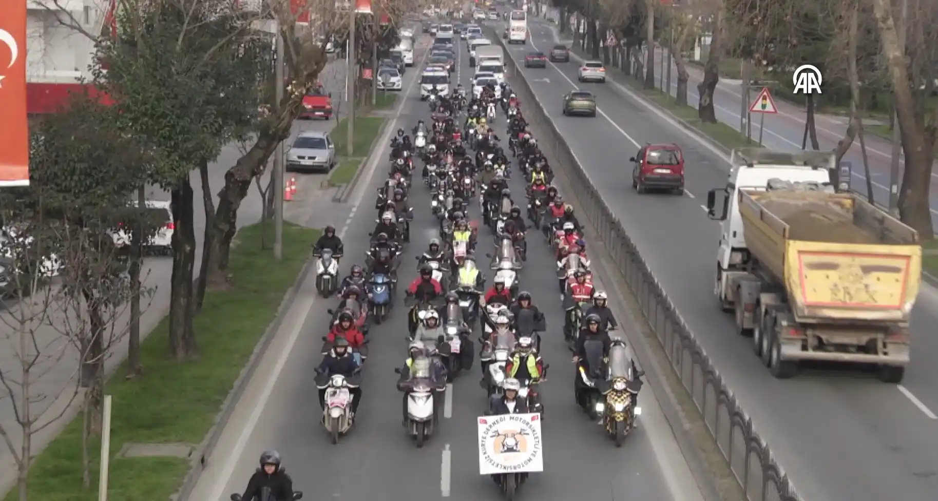 Ordu’da motosikletli kuryeler, trafik