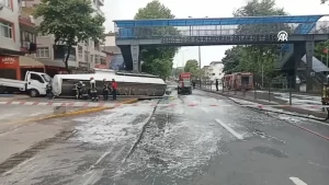 Akaryakıt yüklü tanker devrildi