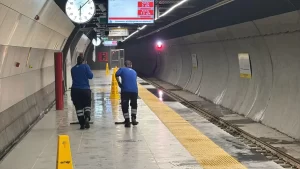 İstanbul’da metro istasyonu su baskınına uğradı