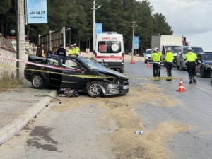 İzmir’de otomobil takla attı: 1 ölü, 2 yaralı