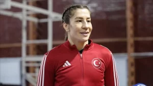 Milli güreşçi Yasemin Adar Yiğit, Paris 2024’e bilet kazandı