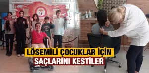 Ortaokul öğrencileri, lösemili çocuklar için saçlarını kestiler