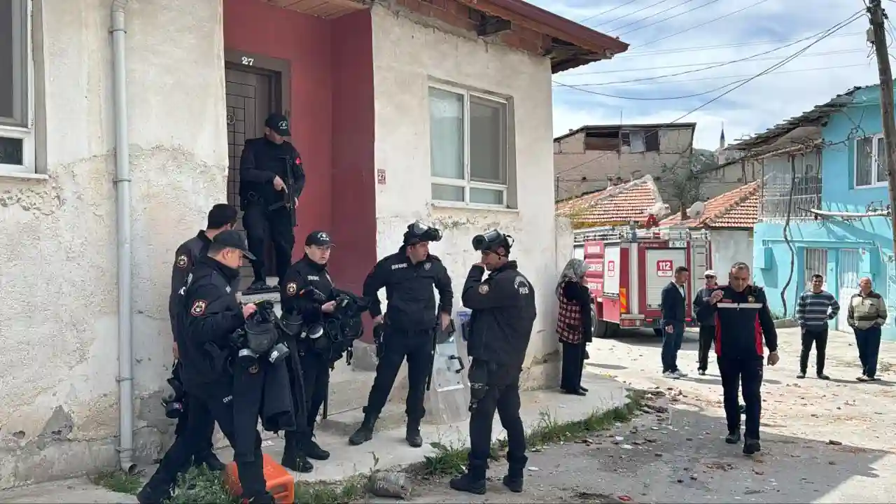 Şizofreni hastası 4 polisi