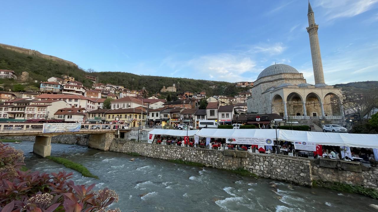 Türk askeri Kosova’da iftar