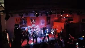 Ünlü metal grubuna konserde gözaltı