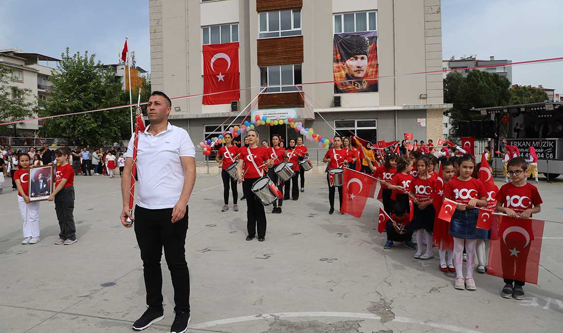 Velilerin oluşturduğu bando gösteri sundu