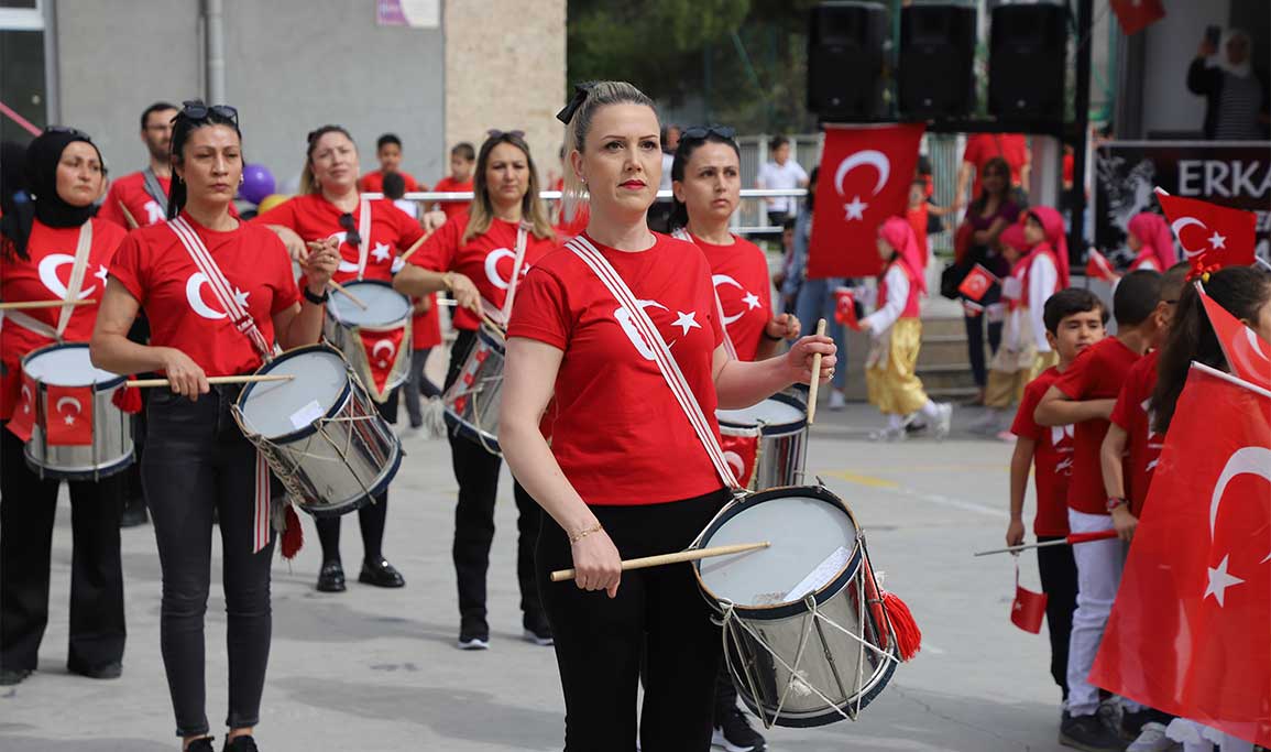 Velilerin oluşturduğu bando gösteri sundu