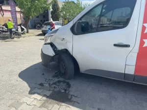 Nazilli’de panelvanla çarpışan motosikletin sürücüsü yaralandı