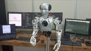 Türk Robot “Cuma” Yapay Zeka ile Konuşmaya Başladı