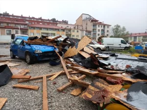 Denizli’de Sağanak, Dolu ve Rüzgar Hayatın Akışını Zorlaştırdı!