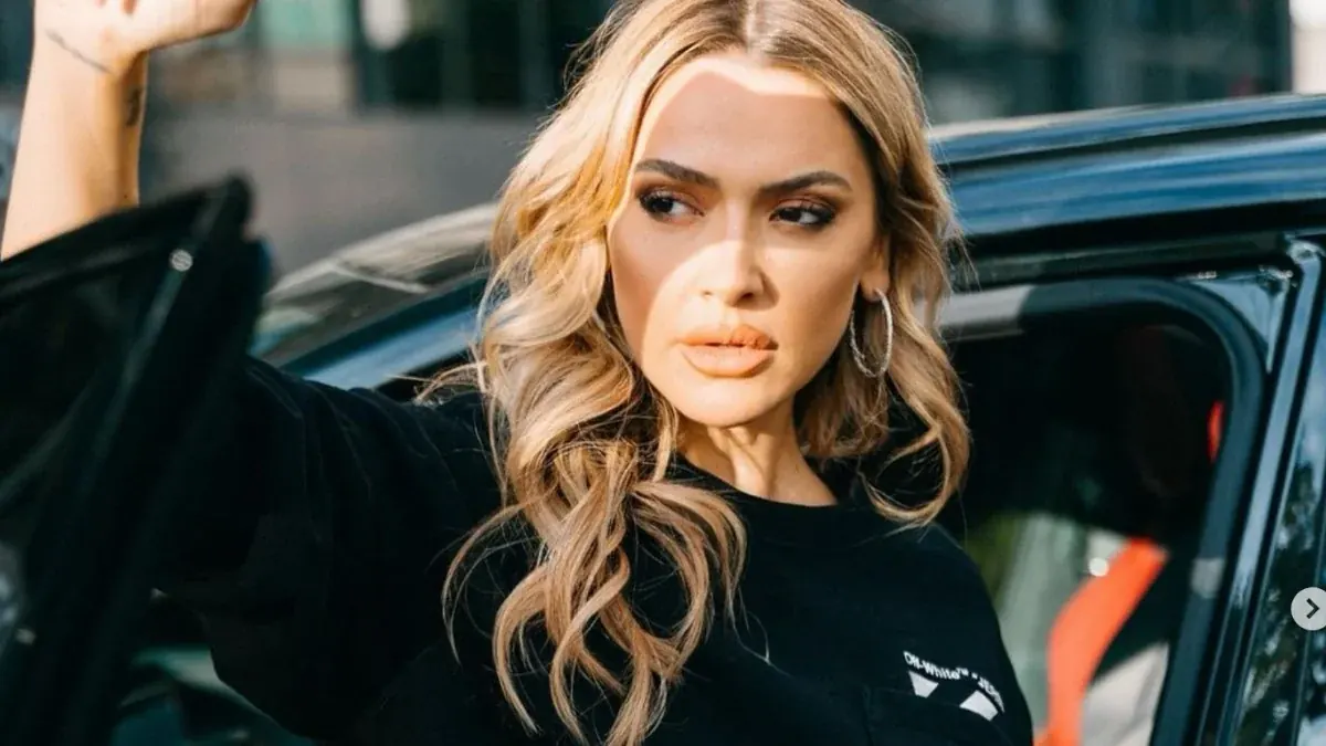 Hadise, annesinin yanında bayramı