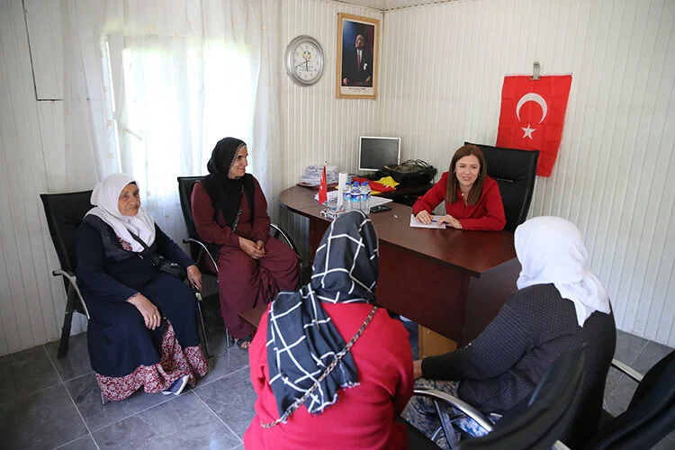 Eşinin görevi dolayısıyla kadın muhtar oldu