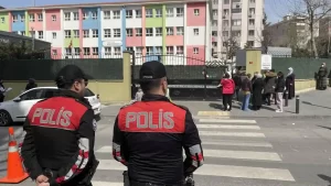 Kütahya’da okul çevreleri denetlendi, aranan şahıslar yakalandı 