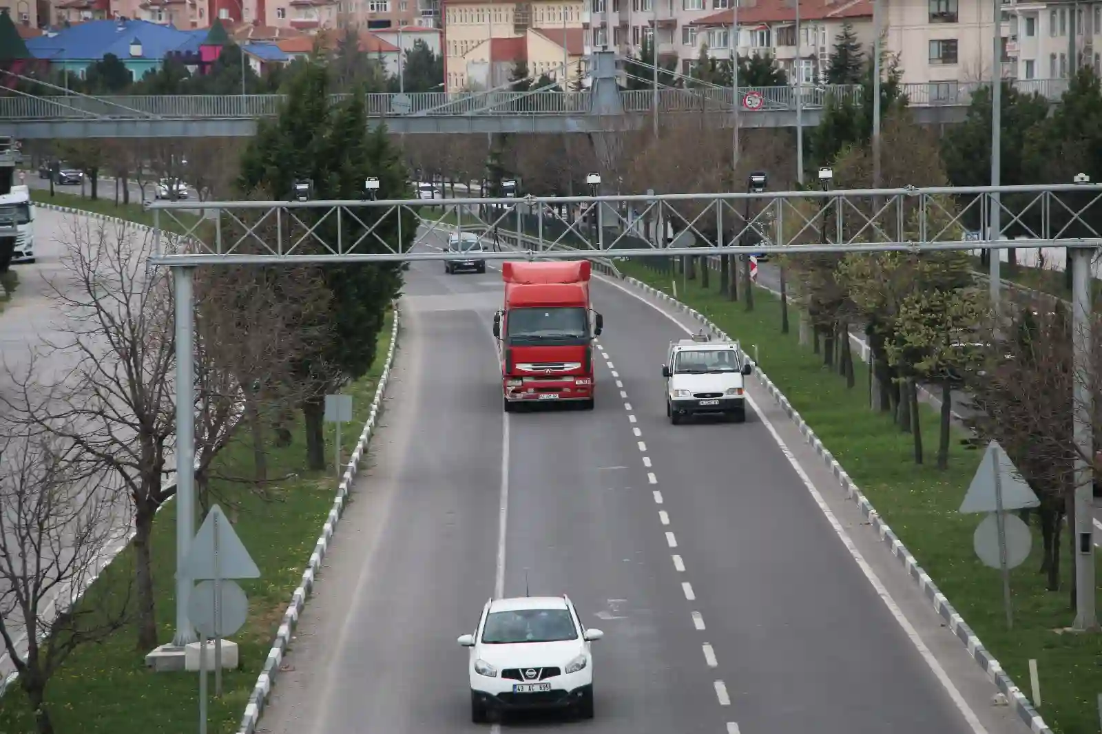 Kütahya'da "ortalama hız ihlali tespit sistemi" devreye alındı