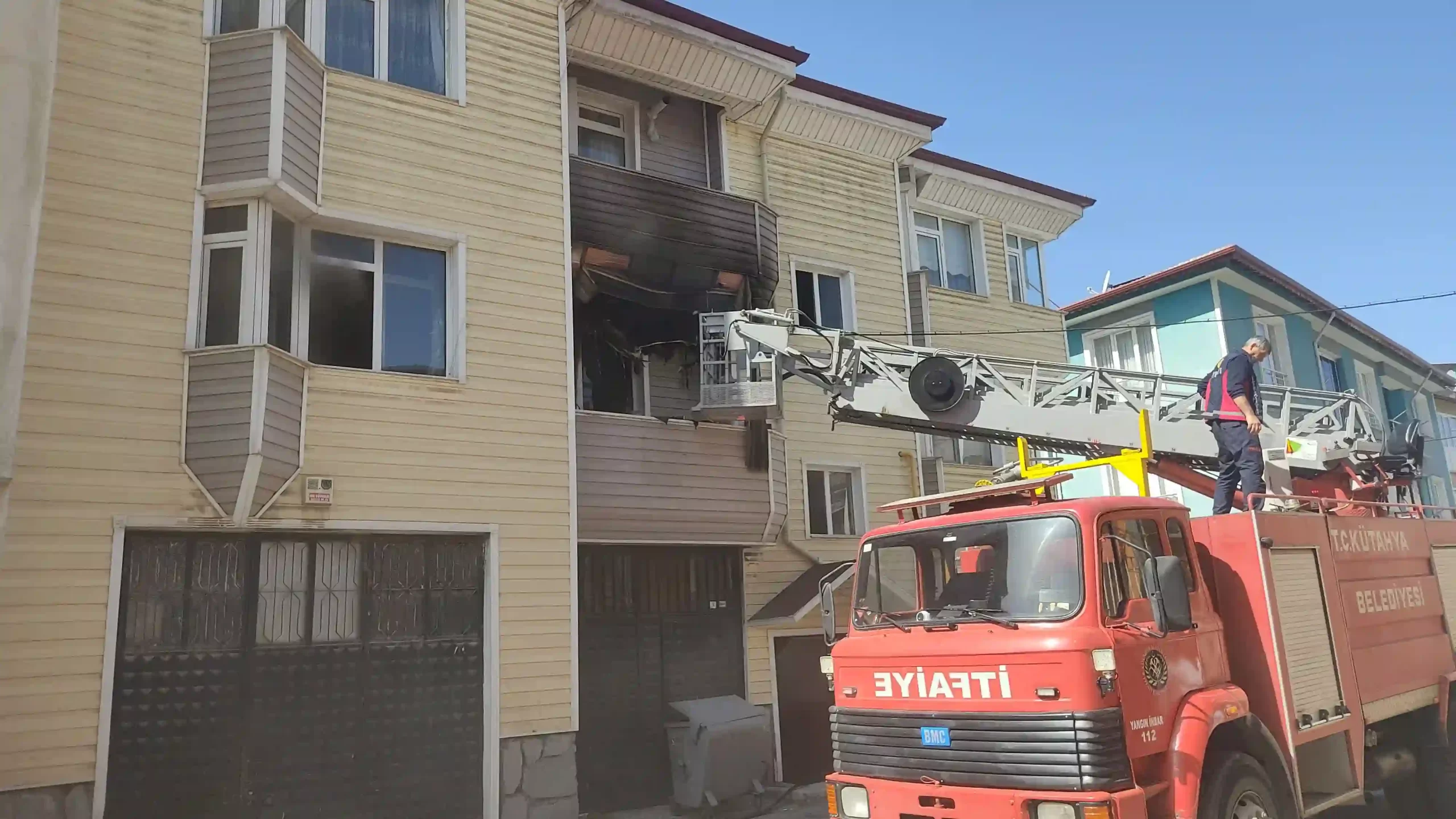 Kütahya’da tatile giden ailenin evinde yangın 