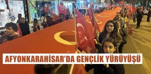 Afyonkarahisar’da Türk bayrağıyla gençlik yürüyüşü yapıldı