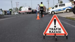 Afyonkarahisar’da beton mikseriyle traktör çarpıştı, 3 kişi yaralandı