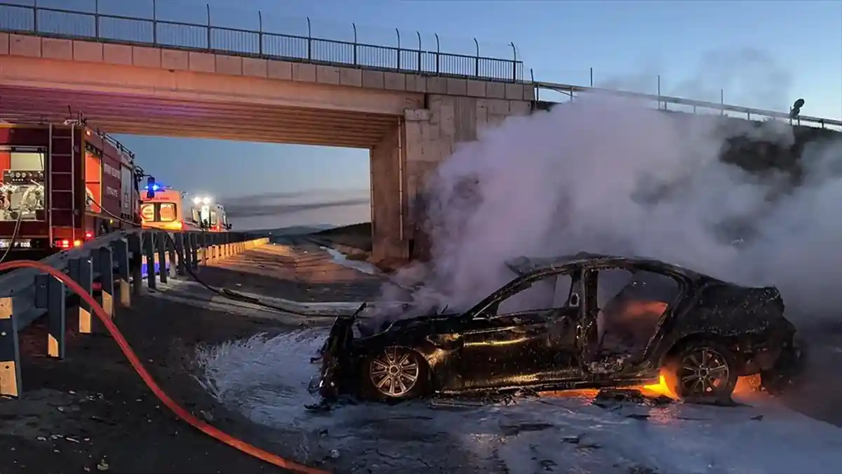 Aksaray’da otomobil devrildi: 6