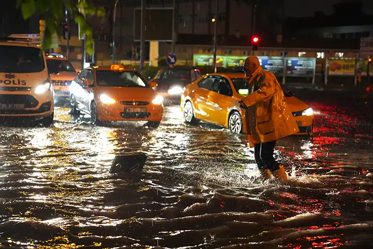 Ankara’da sel sorunları devam