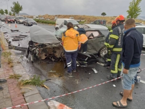 Denizli’de iki otomobilin çarpıştı: 1 ölü, 2 yaralı