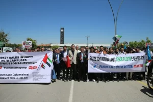 Denizli’de üniversite öğrencileri İsrail’i protesto etti