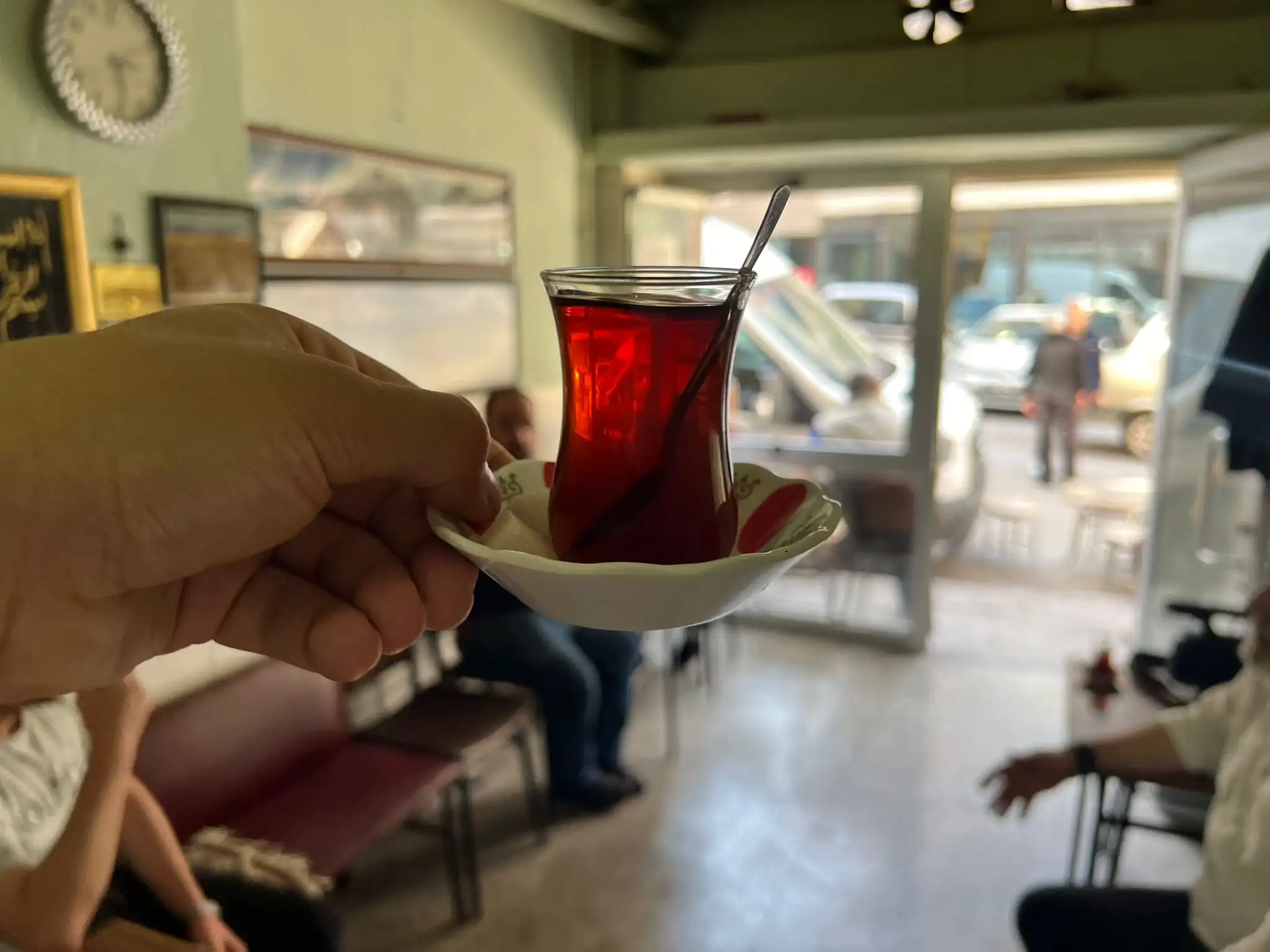 Kütahya’da kafe ve çay ocaklarındaki çay fiyatlarını araştırdık