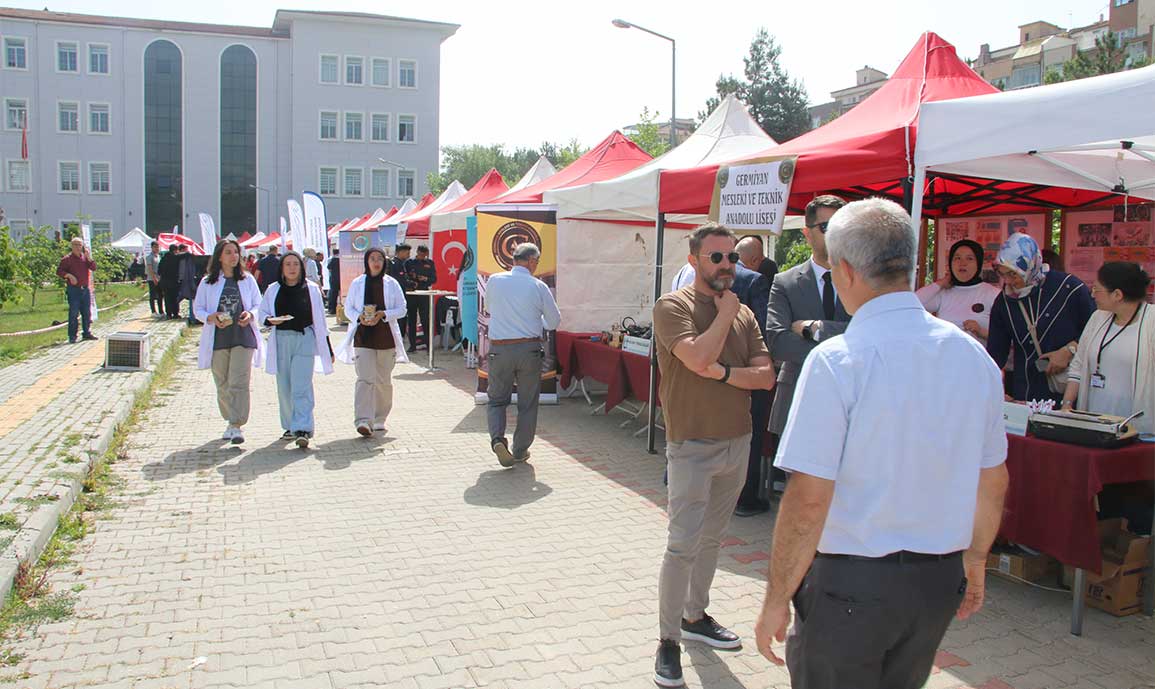 Kütahya’da meslek liseleri hünerlerini sergiledi