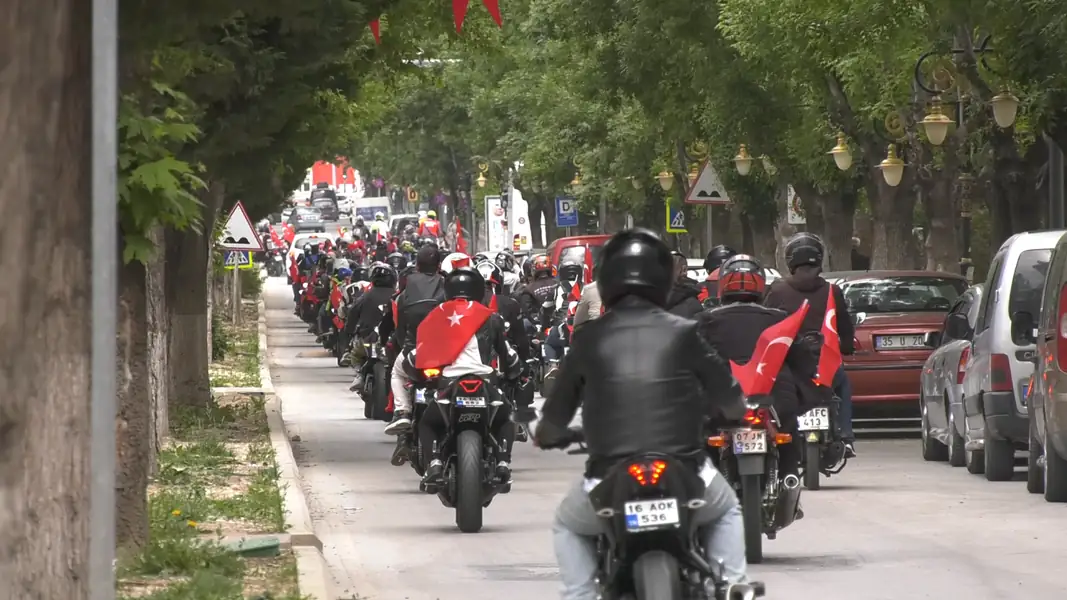 Kütahya'da motorcular 19 Mayıs için sürüş yaptı 