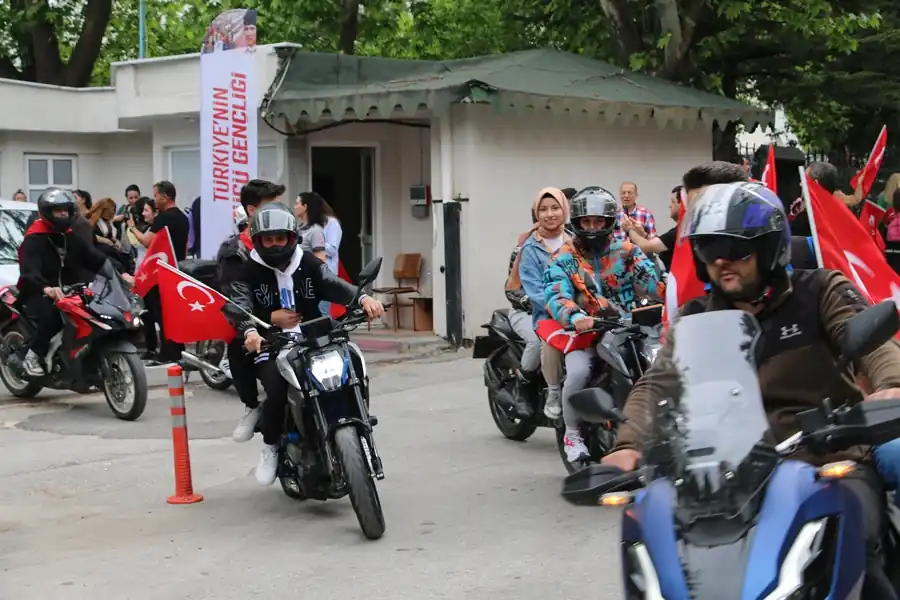 Kütahya'da motorcular 19 Mayıs için sürüş yaptı 