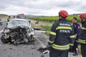 Manisa’da trafik kazası: 3 yaralı