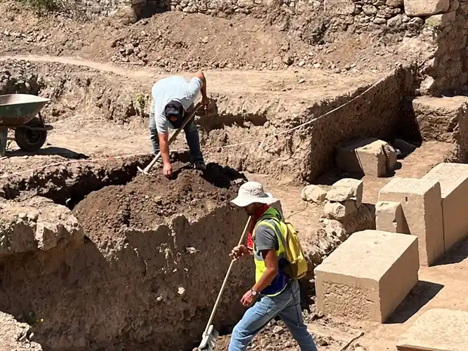 Muğla'da inşaat temelinde tarihi eserler bulundu