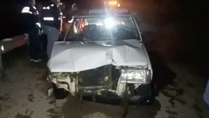 Antalya’da dereye düşen otomobildeki 5 kişiden 3’ü kurtarıldı, 2 kişi aranıyor