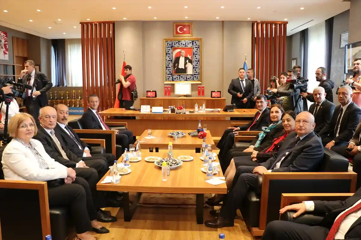 CHP Genel Başkanı Özel Kütahya’da konuştu