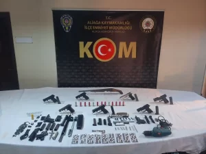 İzmir’de Silah ve Uyuşturucu Operasyonu: 7 Kişi Tutuklandı!