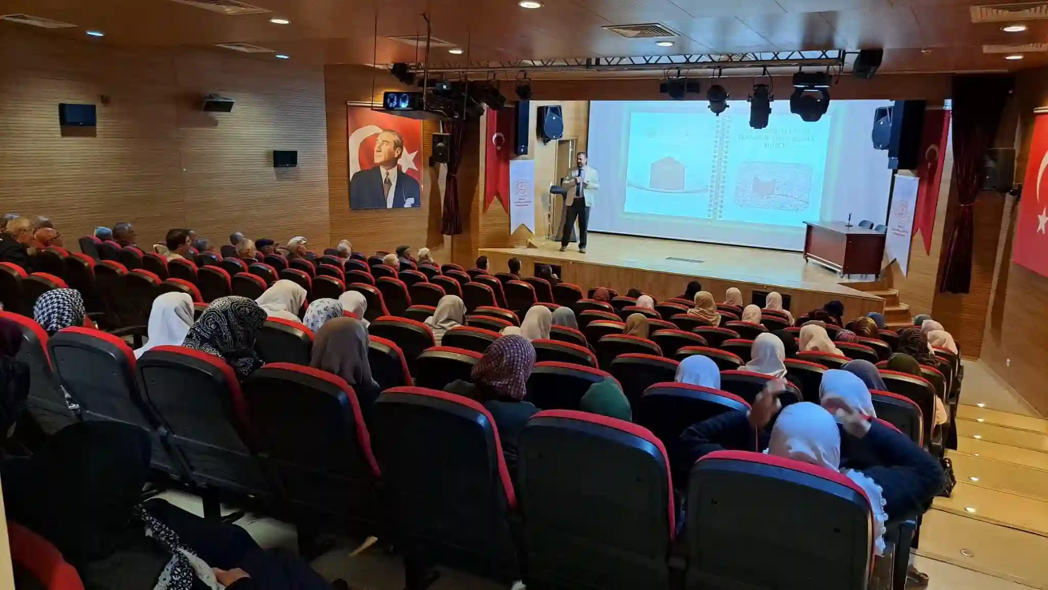 Kütahya’da hacı adayları bilgilendirildi 