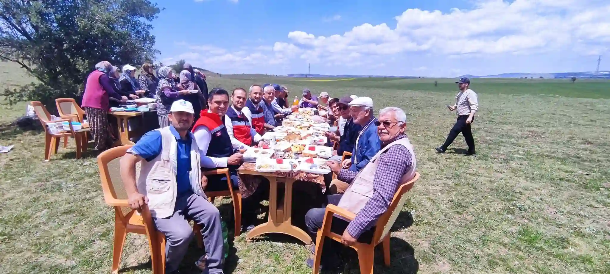 Kütahya’da kızılcıklar toprakla buluştu 