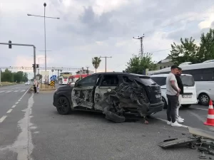 Nazilli’de Otobüsün Çarpması Sonucu Otomobil Sürücüsü Yaralandı