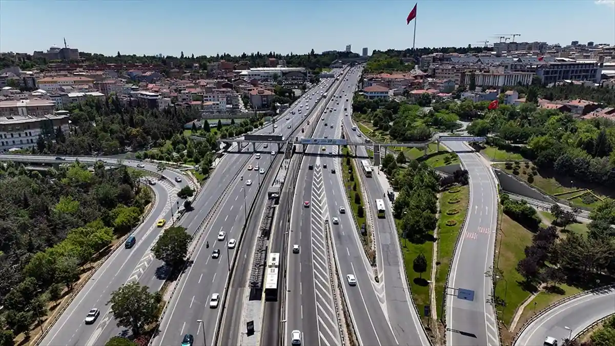 İstanbul’da tatil sonrası haftanın ilk iş gününde trafik akışı sakin