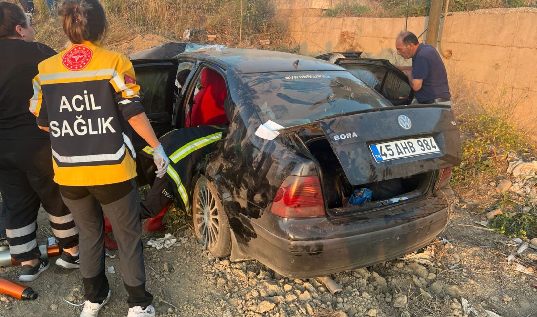 Afyonkarahisar'da otomobilin şarampole devrilmesi