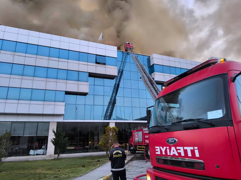 Afyonkarahisar'da termal otelde çıkan yangın söndürüldü