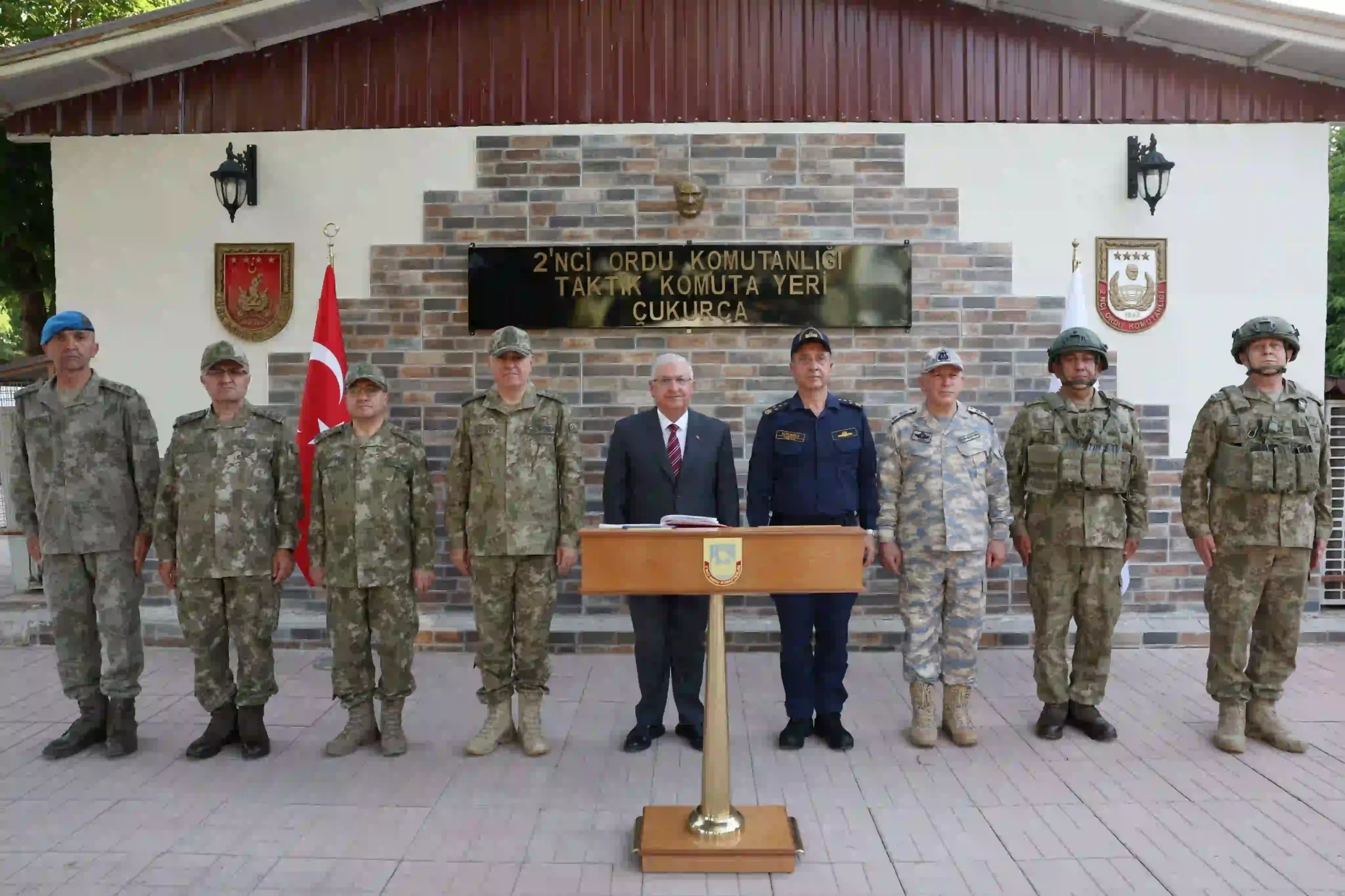 Bakan Güler’den Hakkari’de Mehmetçik’e ziyaret