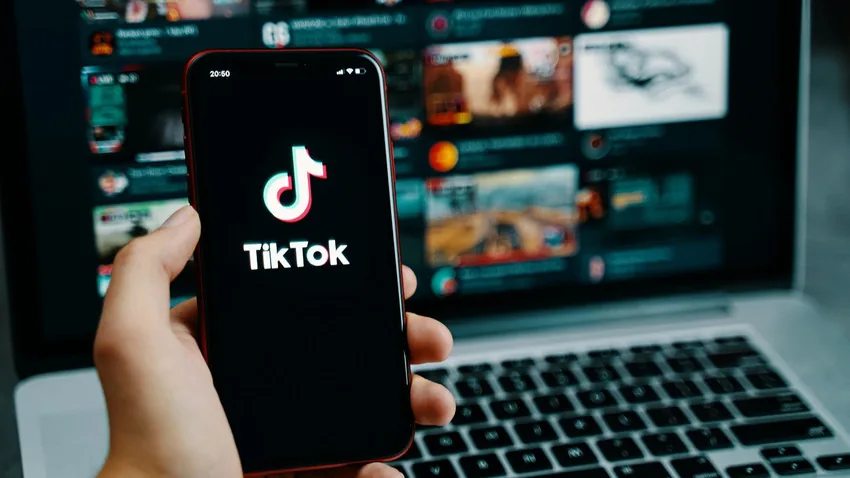 Kosova devlet kurumlarında TikTok’u yasakladı