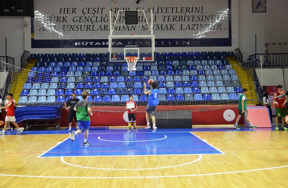 Kütahya’da “Yaz Spor Okulları” başladı