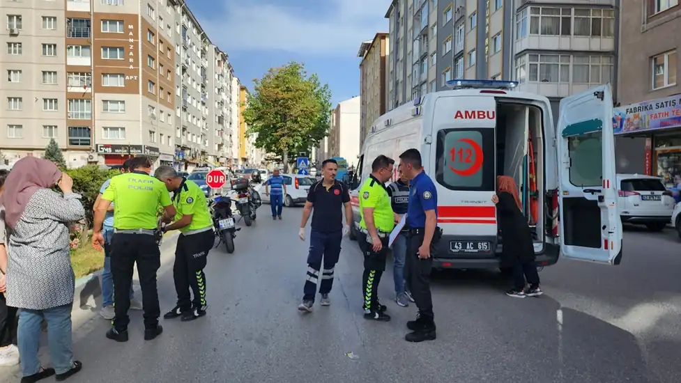 Kütahya’da motosiklet yayaya çarptı, 1 yaralı