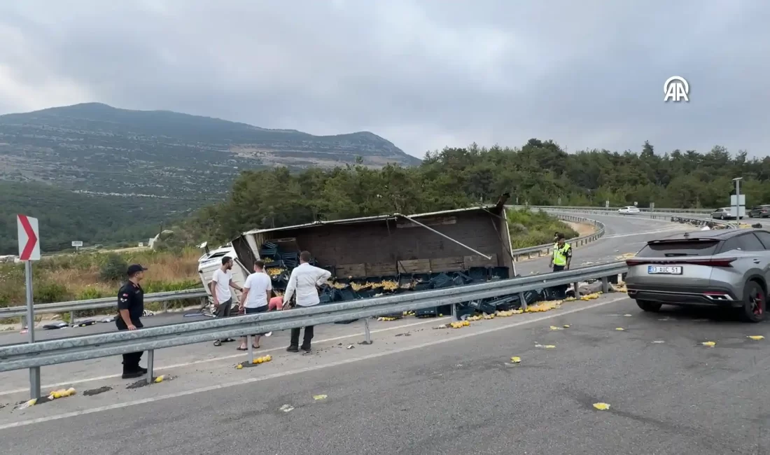 Mersin'de limon yüklü kamyonun