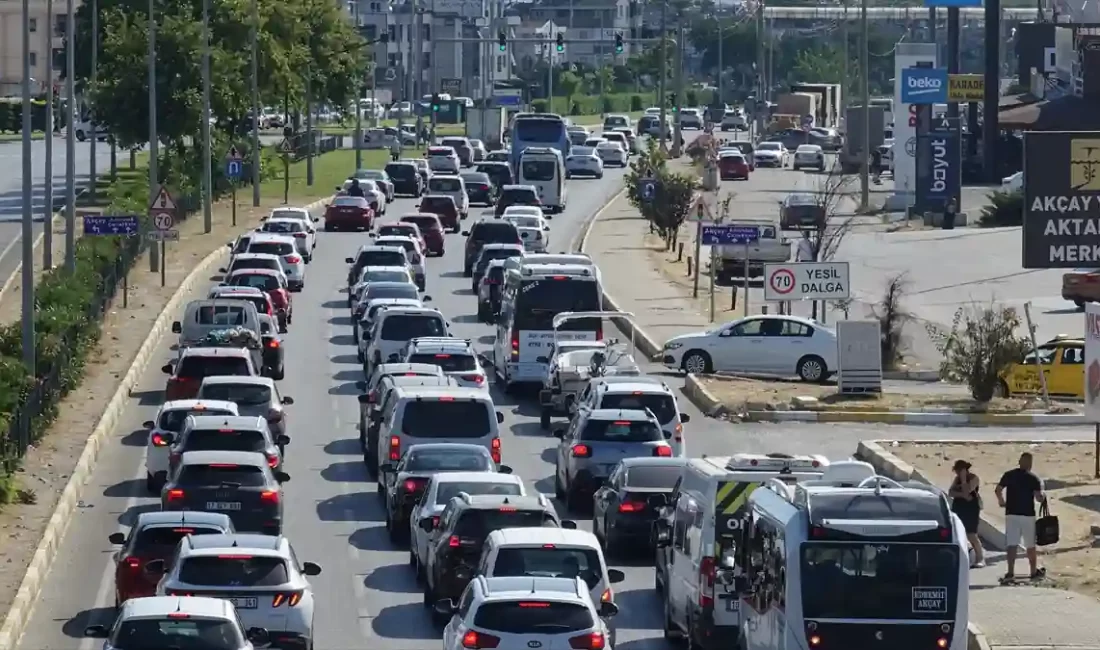 Tatil merkezlerinde trafikte bayram