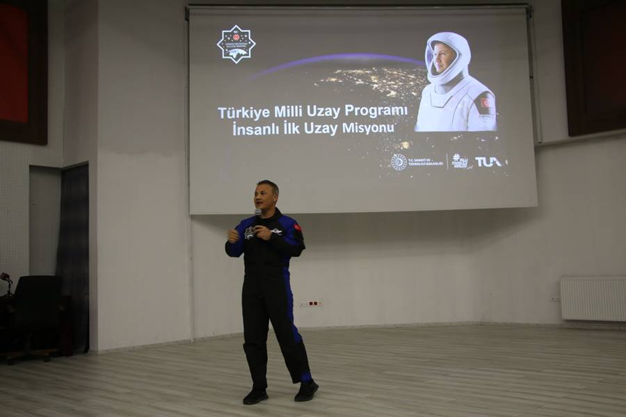 Türkiye nin ilk astronotu Gezeravcı, Kütahya da