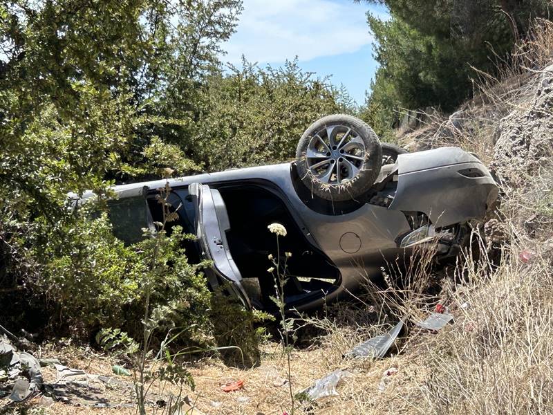 Uşak'ta iki otomobilin çarpışması