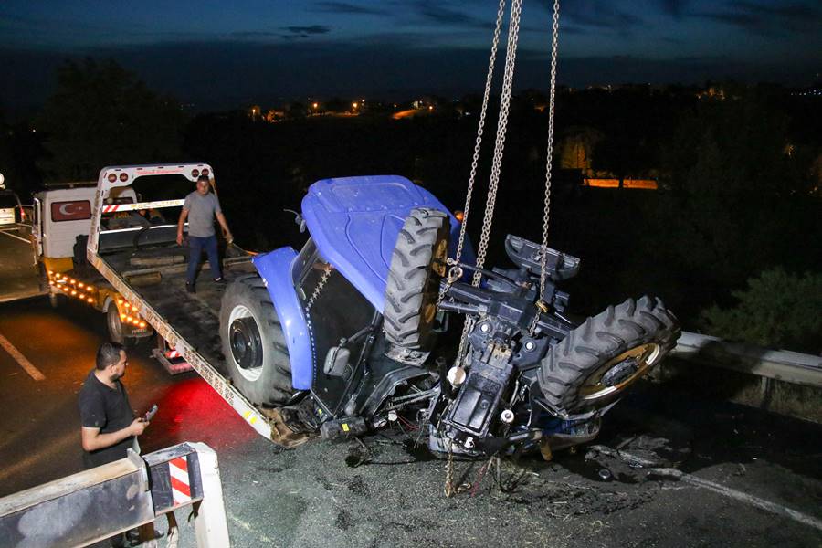 Uşak'ta trafik kazasında 2'si çocuk 5 kişi yaralandı