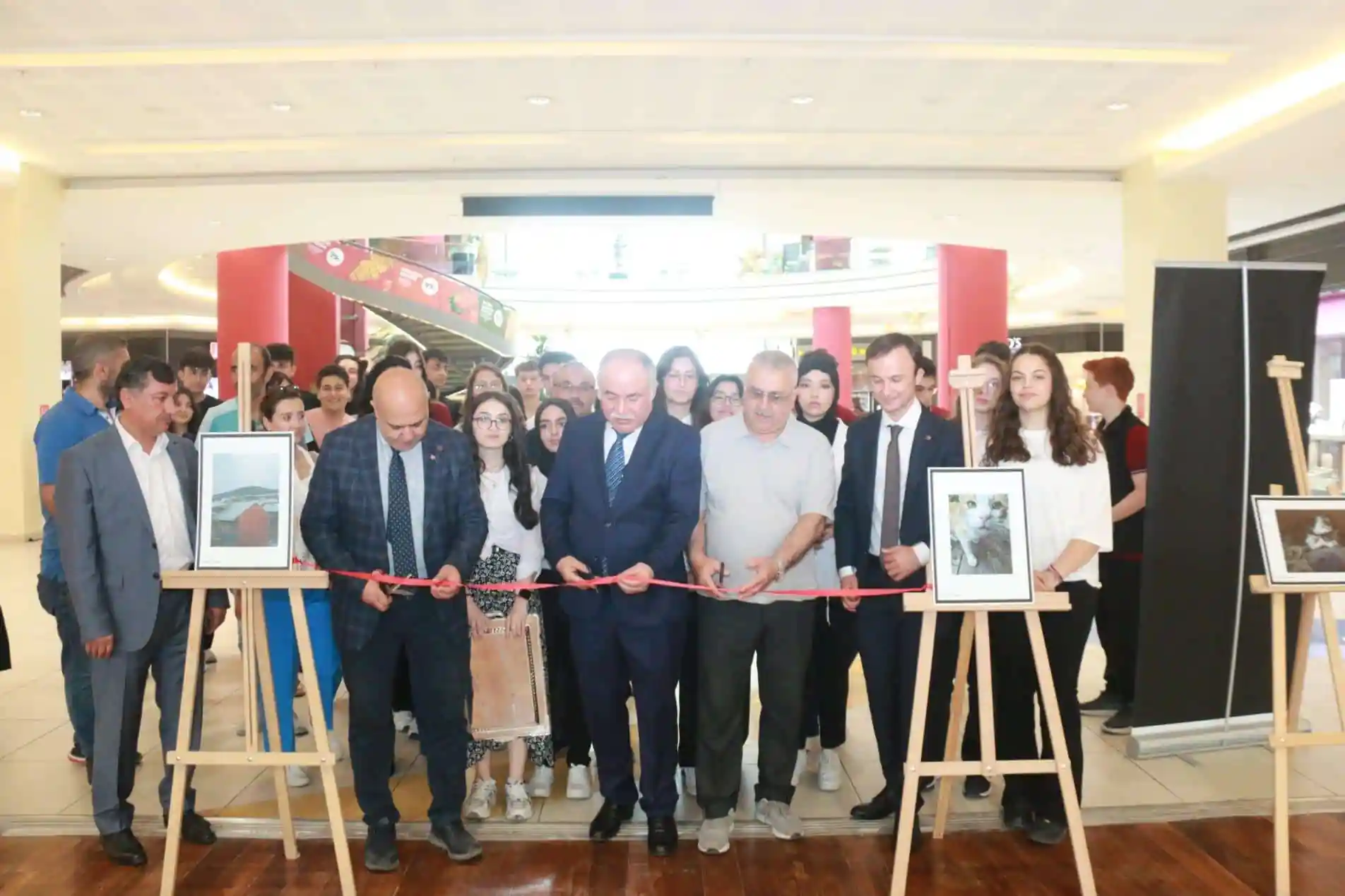 Kütahya’da öğrencilerin objektifinden fotoğraf sergisi